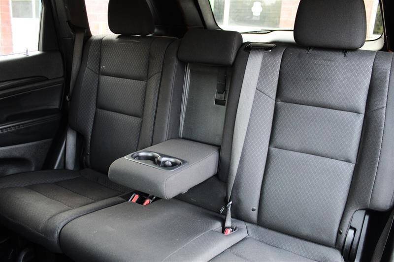 Used 2021 Jeep Grand Cherokee Laredo AWD/4WD image 22