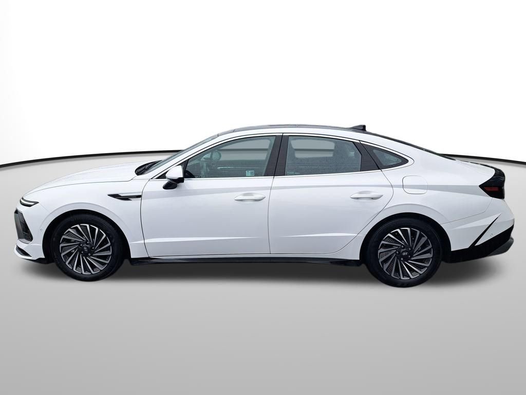 Used 2025 Hyundai Sonata Limited image 2