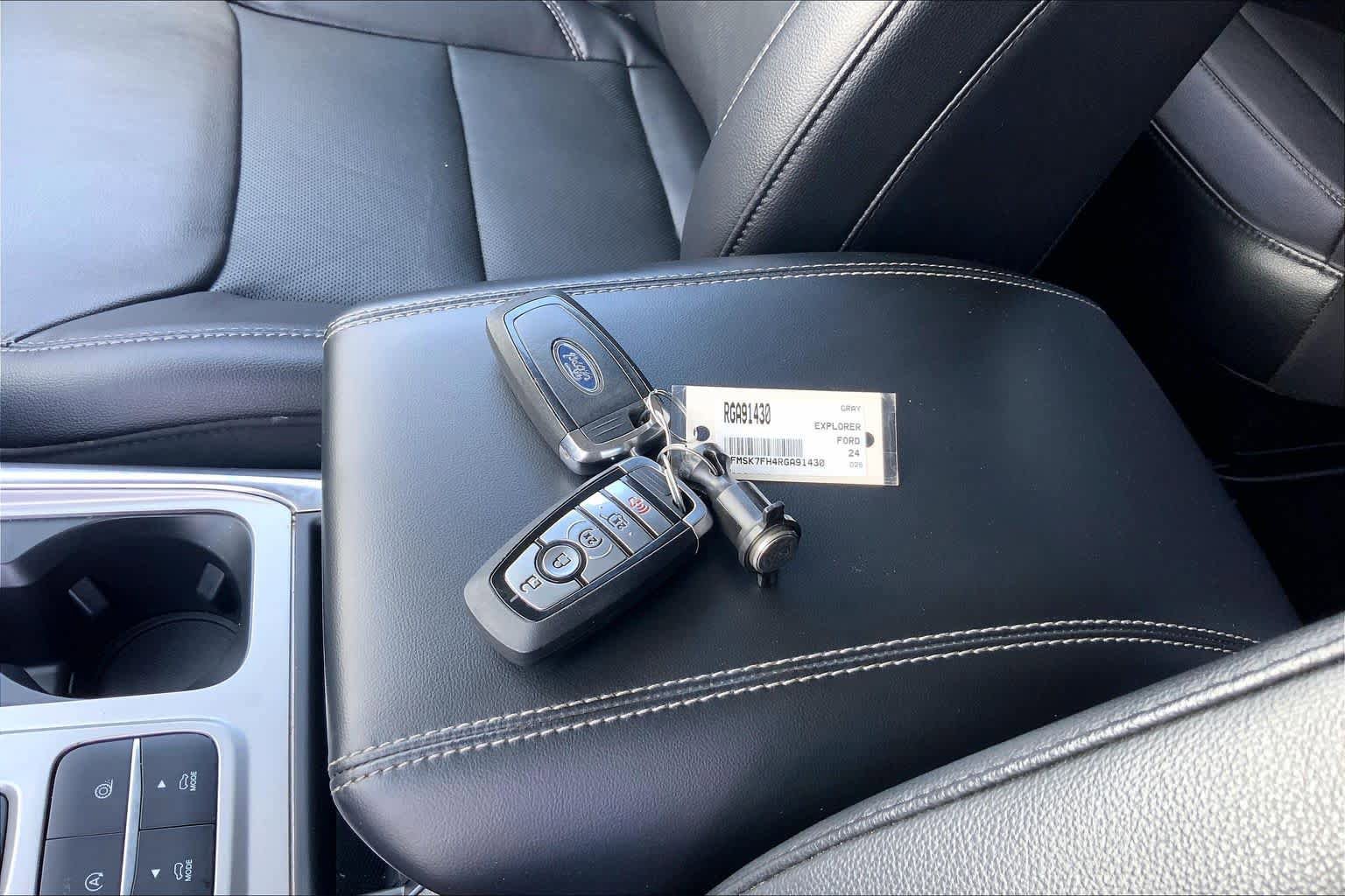Certified 2024 Ford Explorer Limited w/ Limited Technology Package RWD image 14