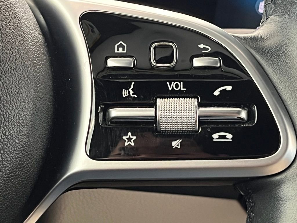 Used 2021 Mercedes-Benz GLB 250 4MATIC image 21