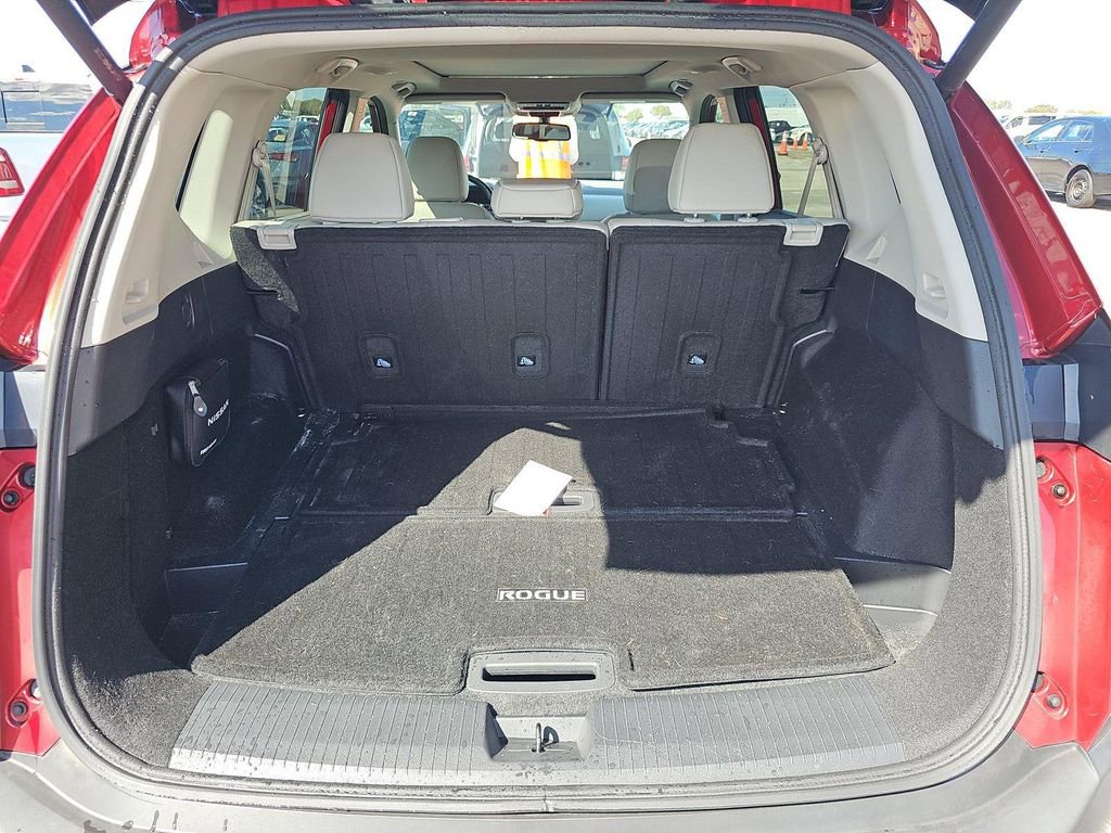 Used 2023 Nissan Rogue SL w/ SL Premium Package image 18