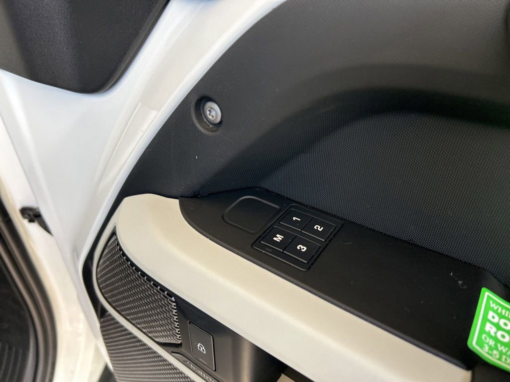 Used 2024 Land Rover Defender 110 S image 27
