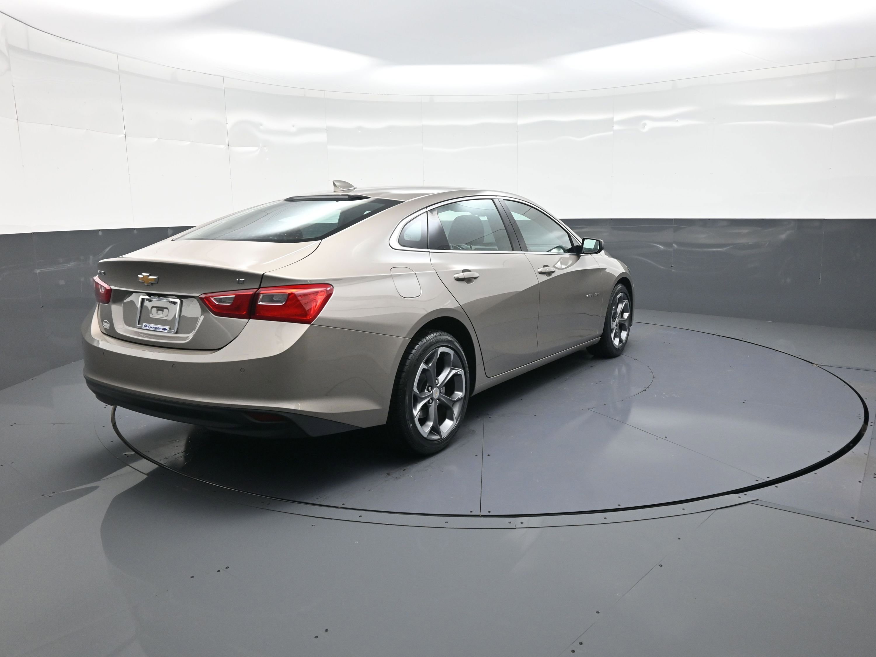 Used 2024 Chevrolet Malibu LT image 3