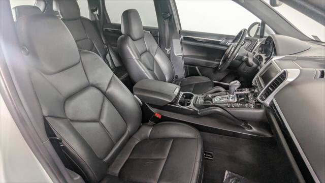 Used 2014 Porsche Cayenne Platinum Edition AWD/4WD image 20