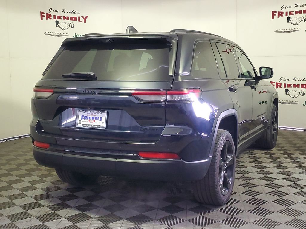 Used 2024 Jeep Grand Cherokee Limited w/ Luxury Tech Group II image 3