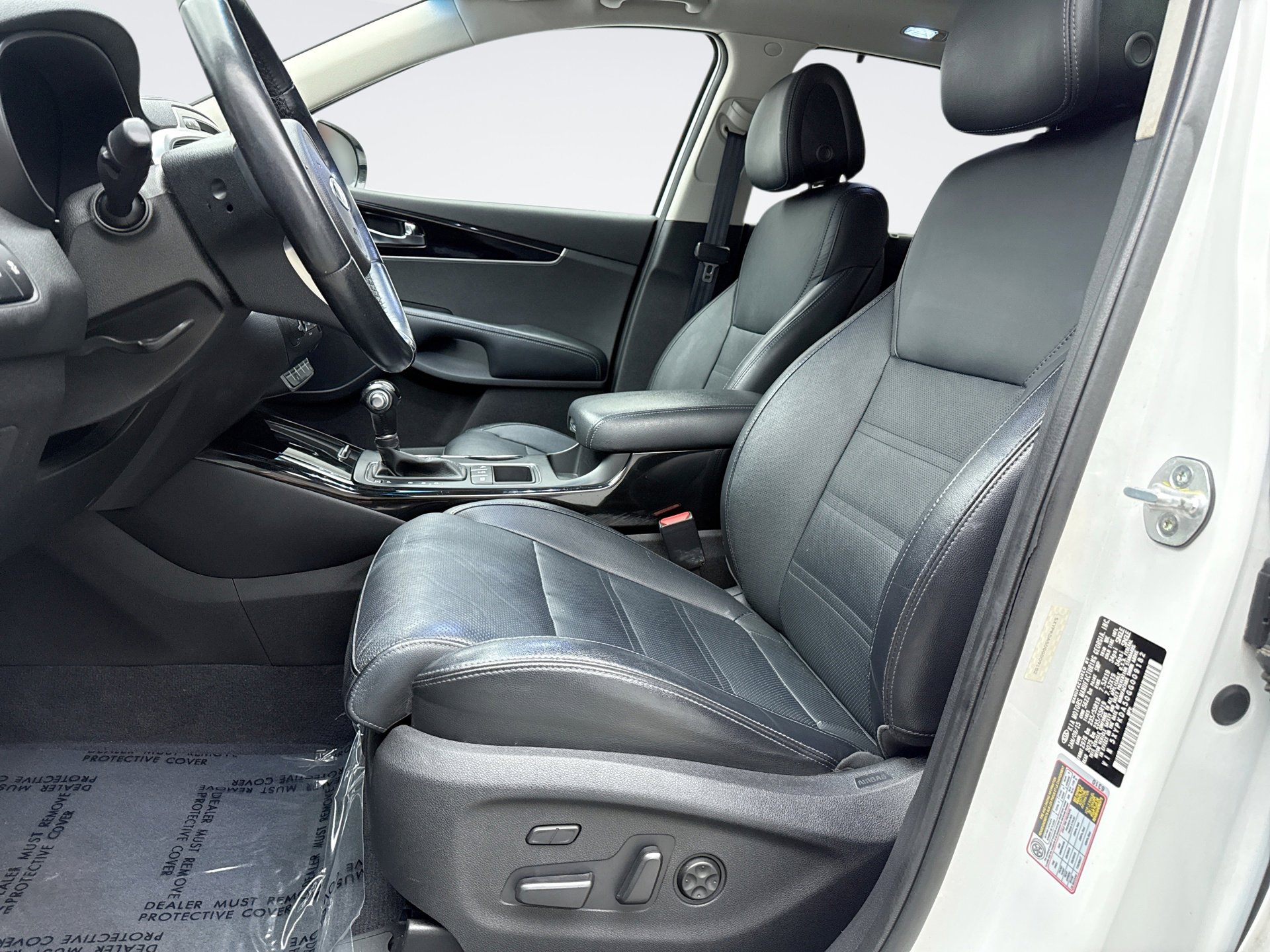 Used 2016 Kia Sorento SX image 11