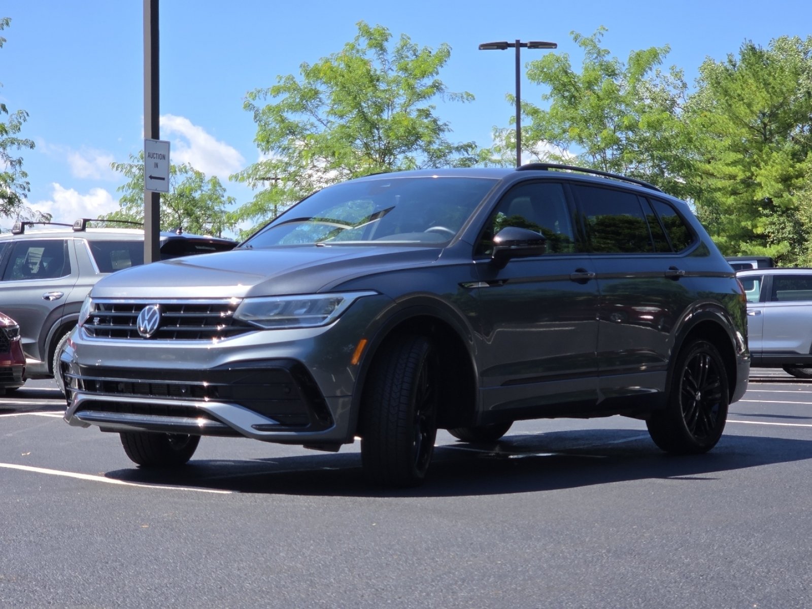 Used 2022 Volkswagen Tiguan SE R-Line AWD/4WD image 20