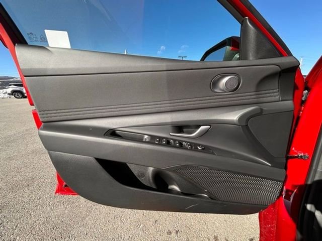 New 2025 Hyundai Elantra Limited w/ Cargo Package image 15