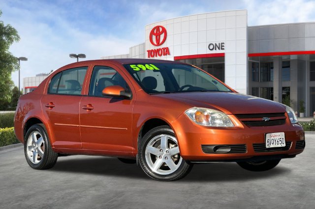 Used 2005 Chevrolet Cobalt LS w/ Preferred Equipment Group FWD image 2