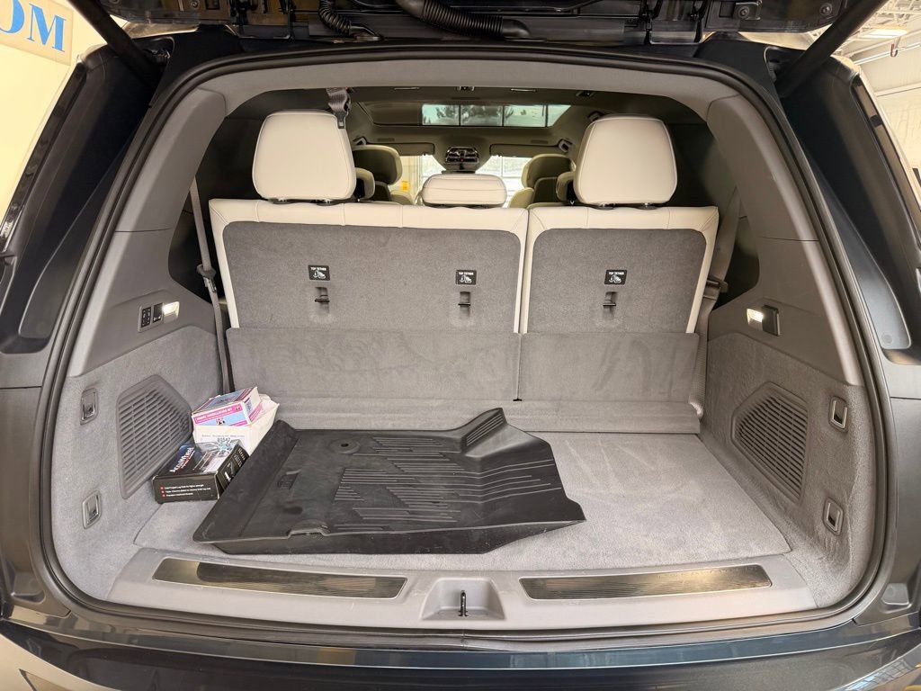 Used 2026 Cadillac Escalade IQL Sport 1 AWD/4WD image 12