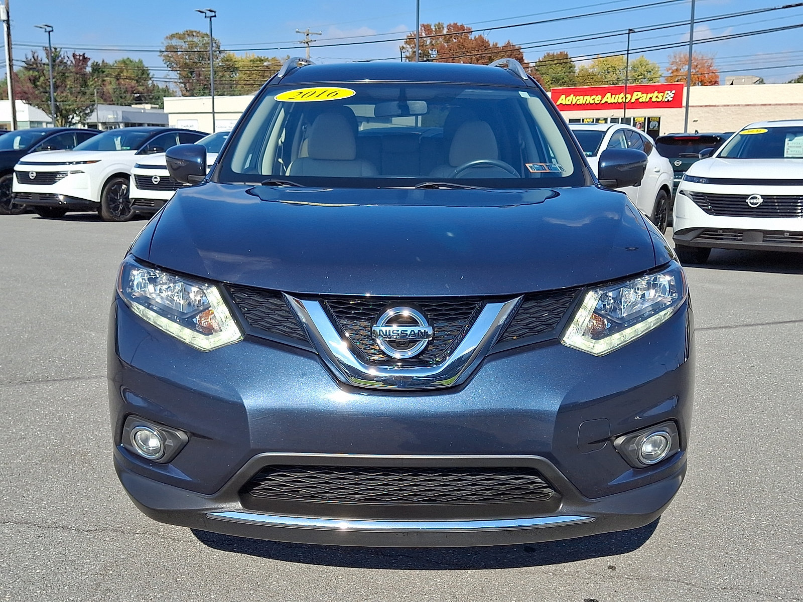 Used 2016 Nissan Rogue SL AWD/4WD image 2