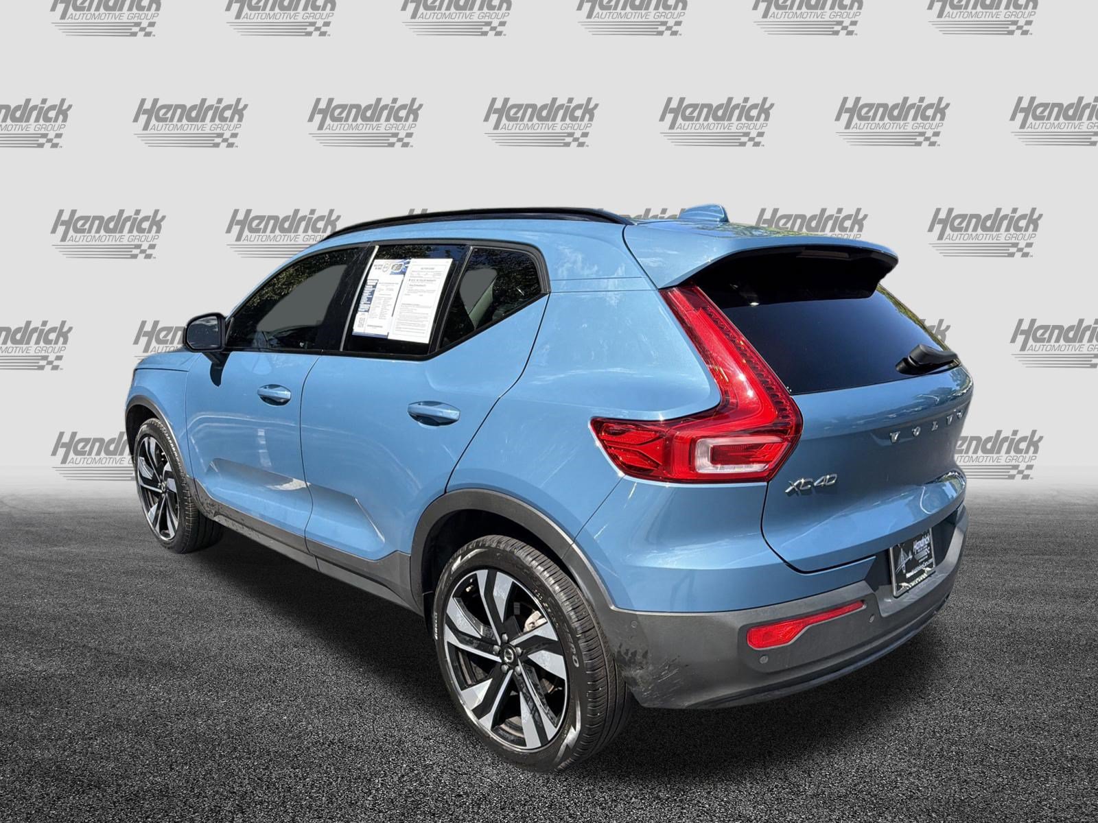 Certified 2024 Volvo XC40 B5 Ultimate w/ Protection Package Premier AWD/4WD image 8