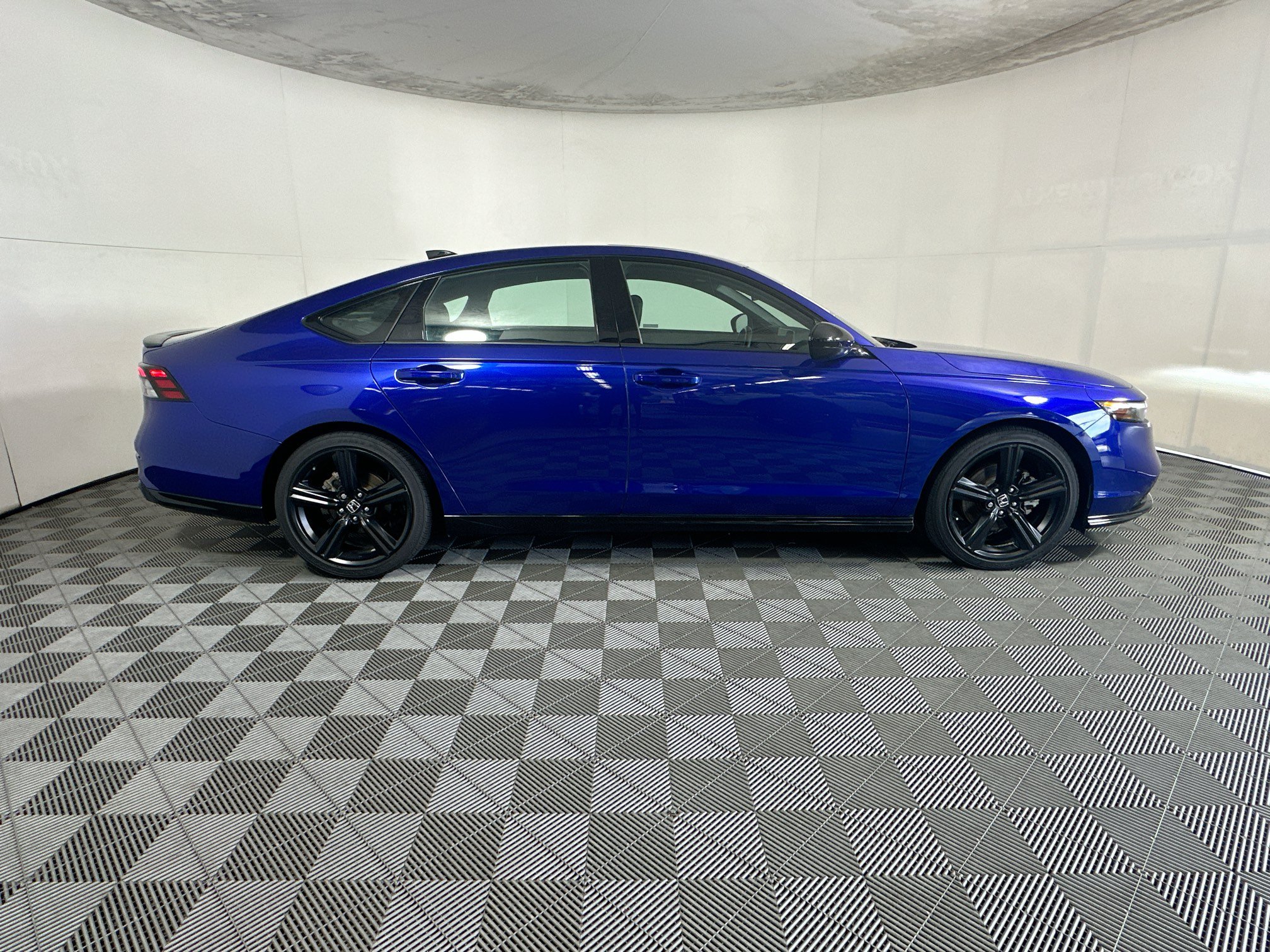 Used 2024 Honda Accord Sport image 2