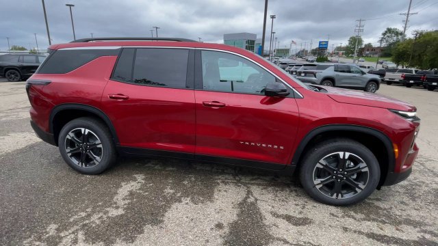 New 2027 Chevrolet Traverse LT w/ Sun and Wheel Package AWD/4WD image 3