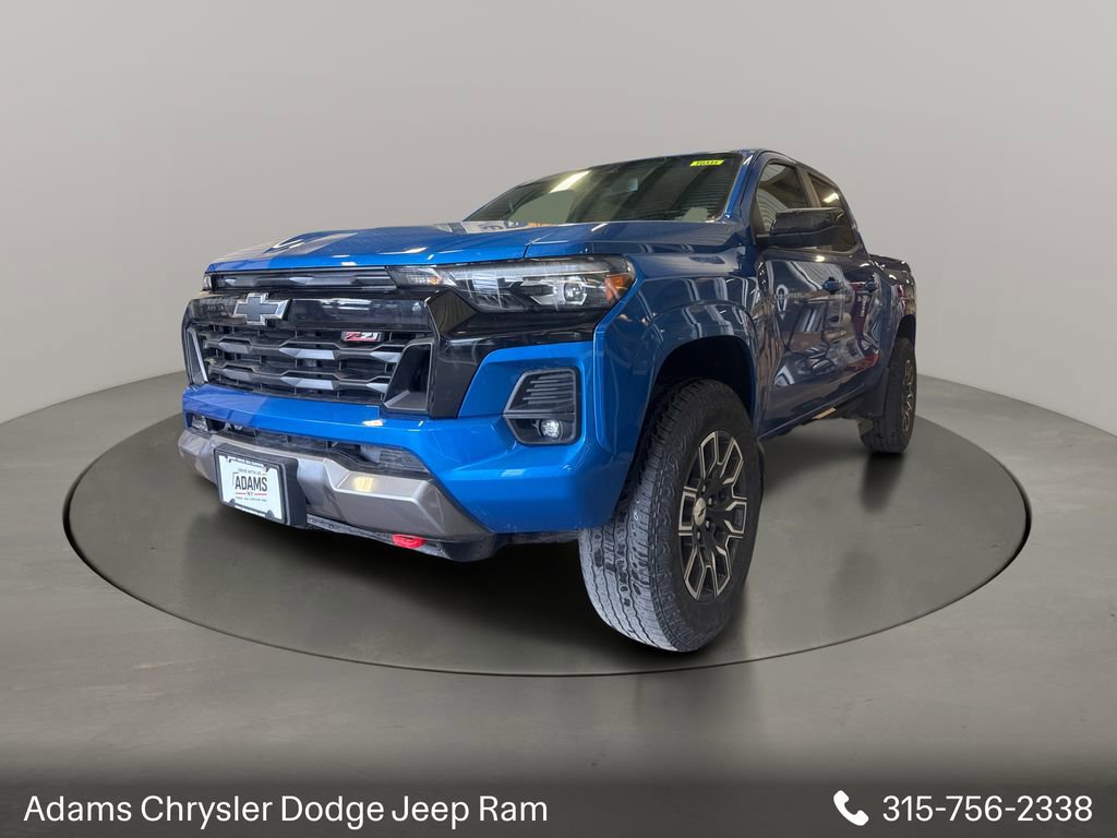 Used 2024 Chevrolet Colorado Z71 w/ Z71 Convenience Package 2 AWD/4WD image 3