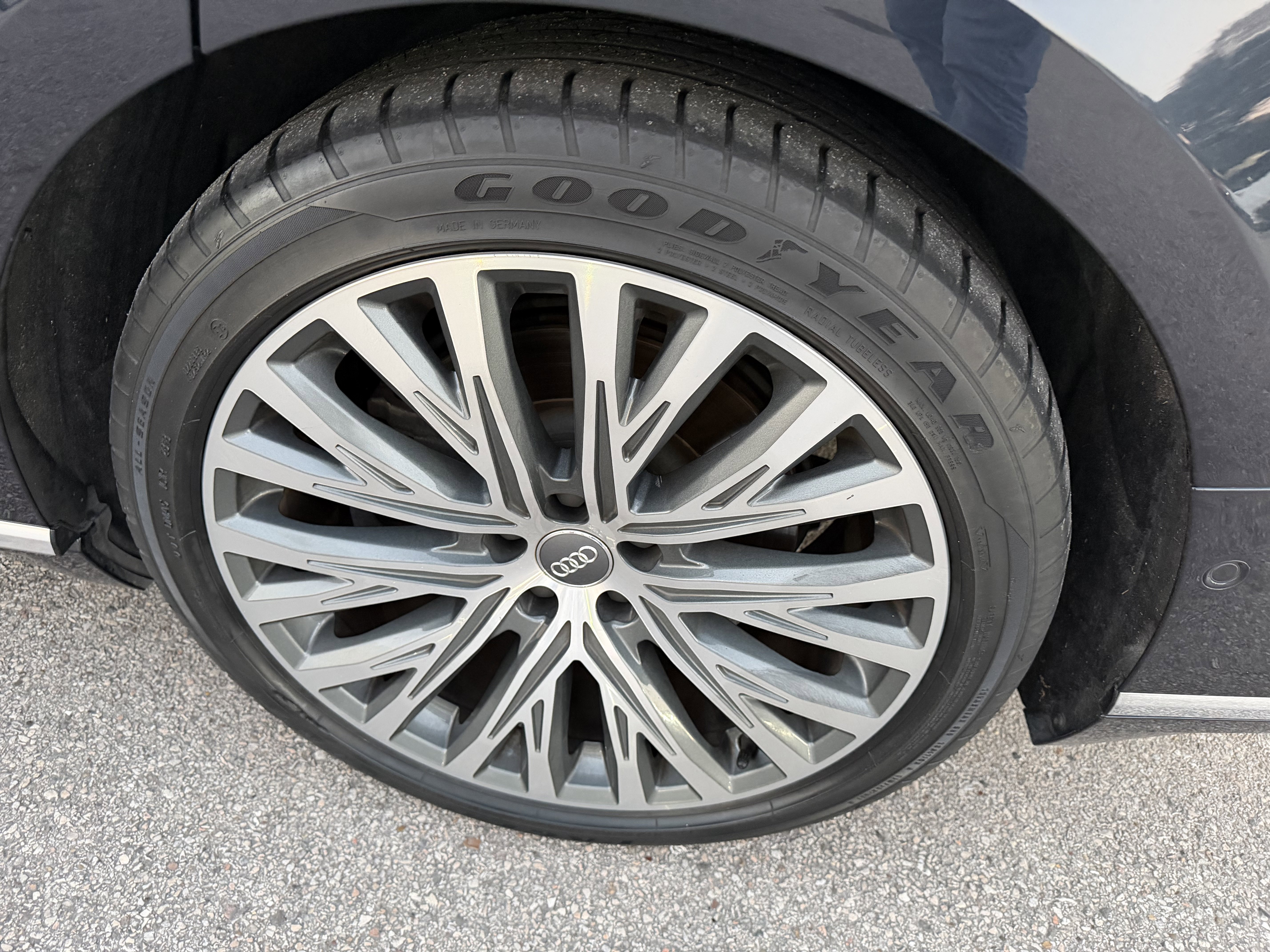 Used 2019 Audi A8 L 3.0T w/ Luxury Package image 14