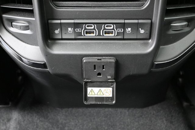 Used 2025 RAM 1500 Limited AWD/4WD image 27