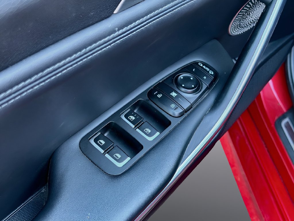 Used 2018 Kia Stinger GT2 RWD image 18
