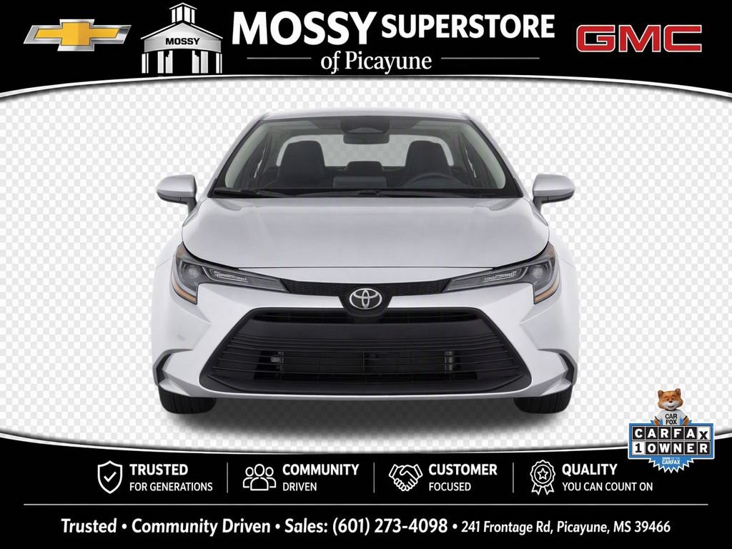Used 2025 Toyota Corolla LE FWD image 6