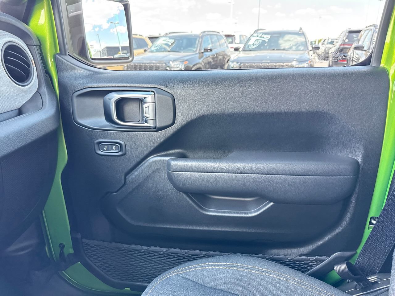 Used 2025 Jeep Gladiator Sport AWD/4WD image 23