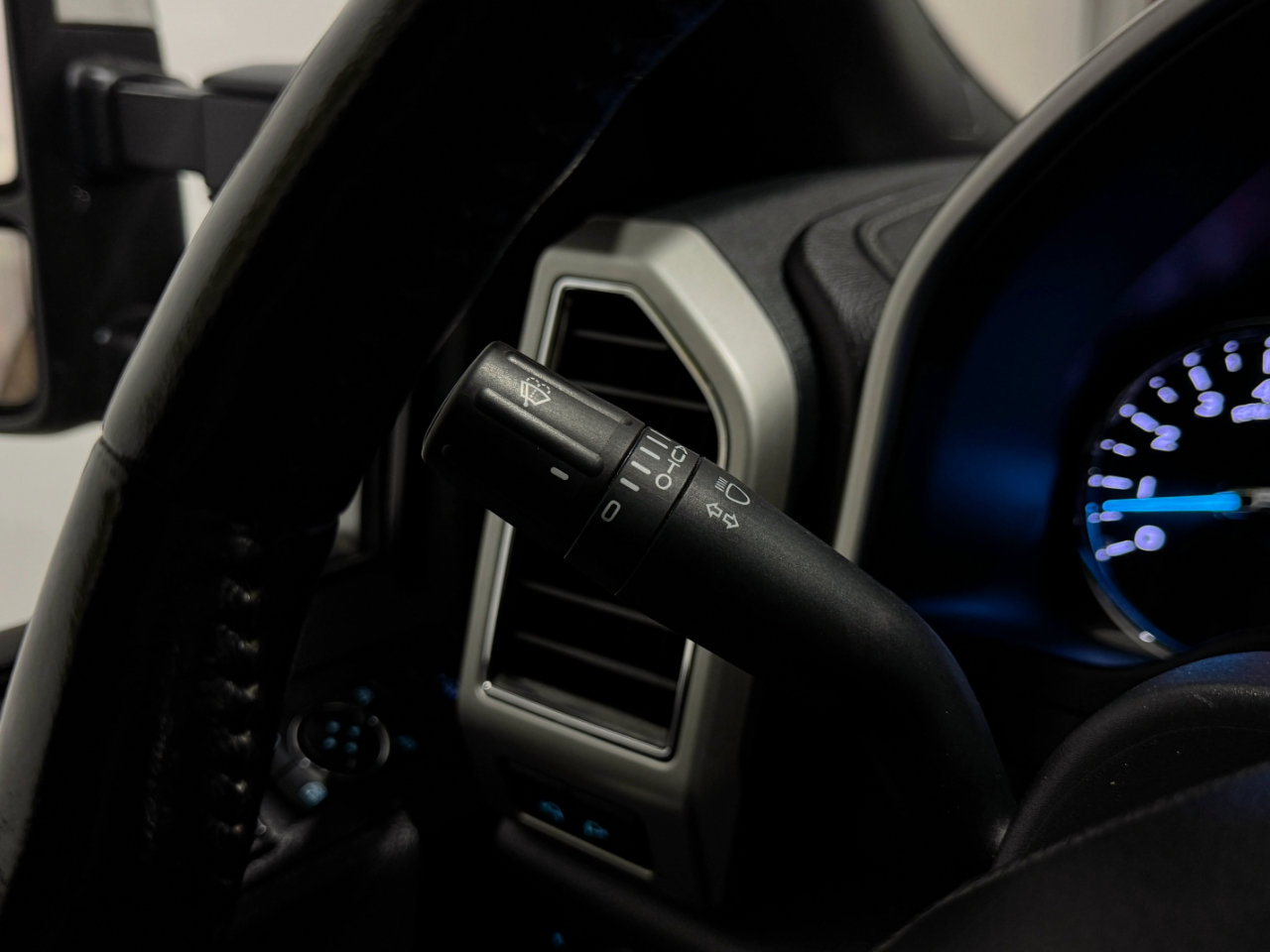 Used 2022 Ford F250 Lariat w/ Chrome Package image 23