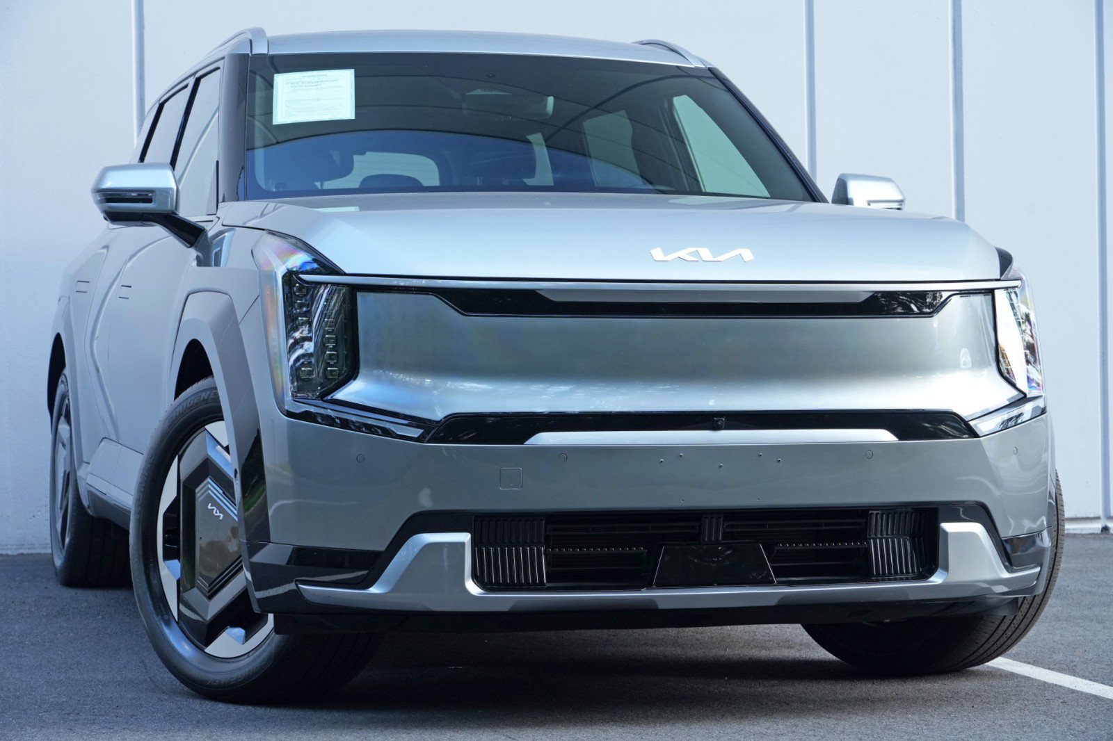 Used 2024 Kia EV9 Land AWD/4WD image 4