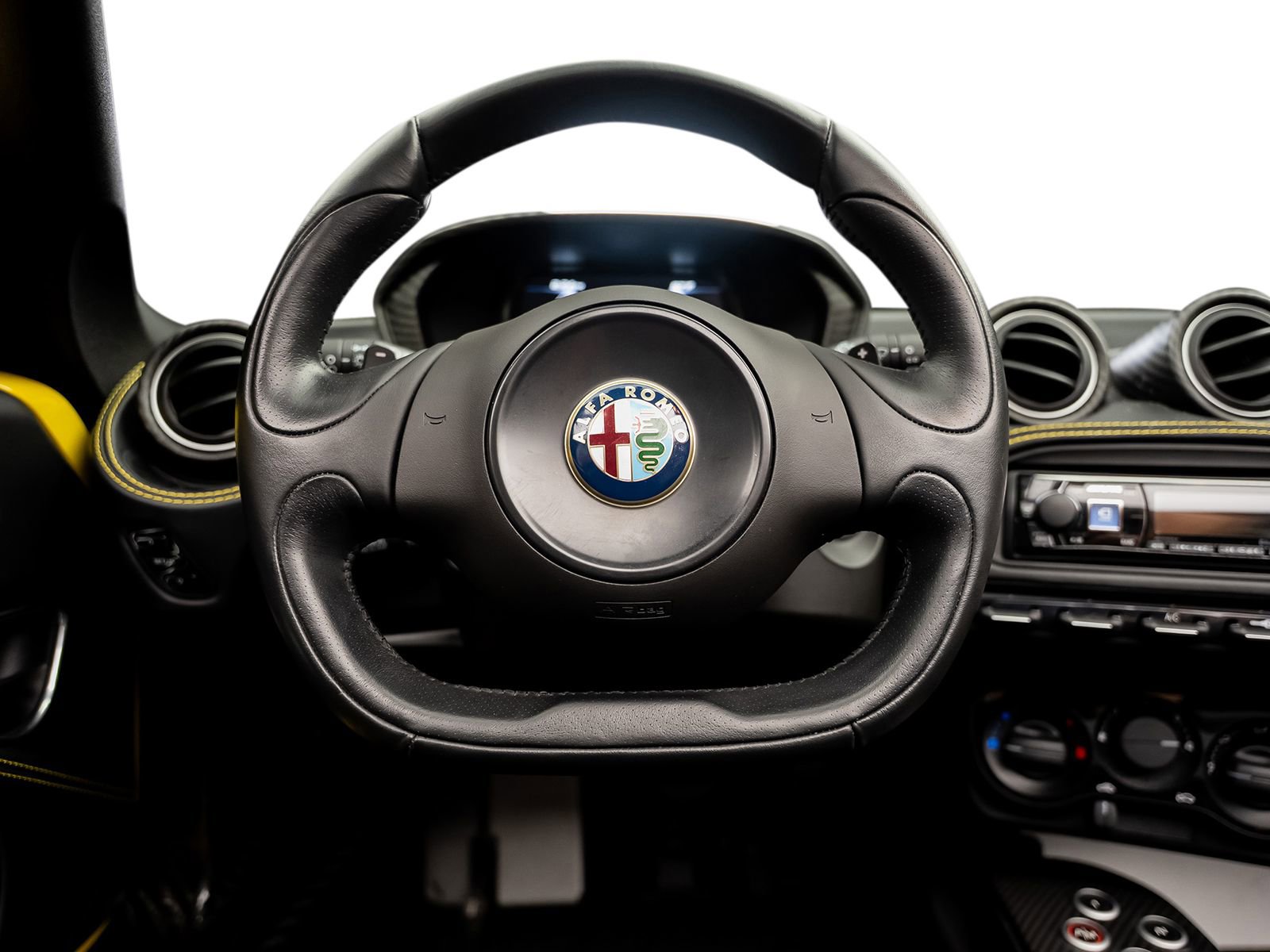 Used 2016 Alfa Romeo 4C Spider RWD image 4