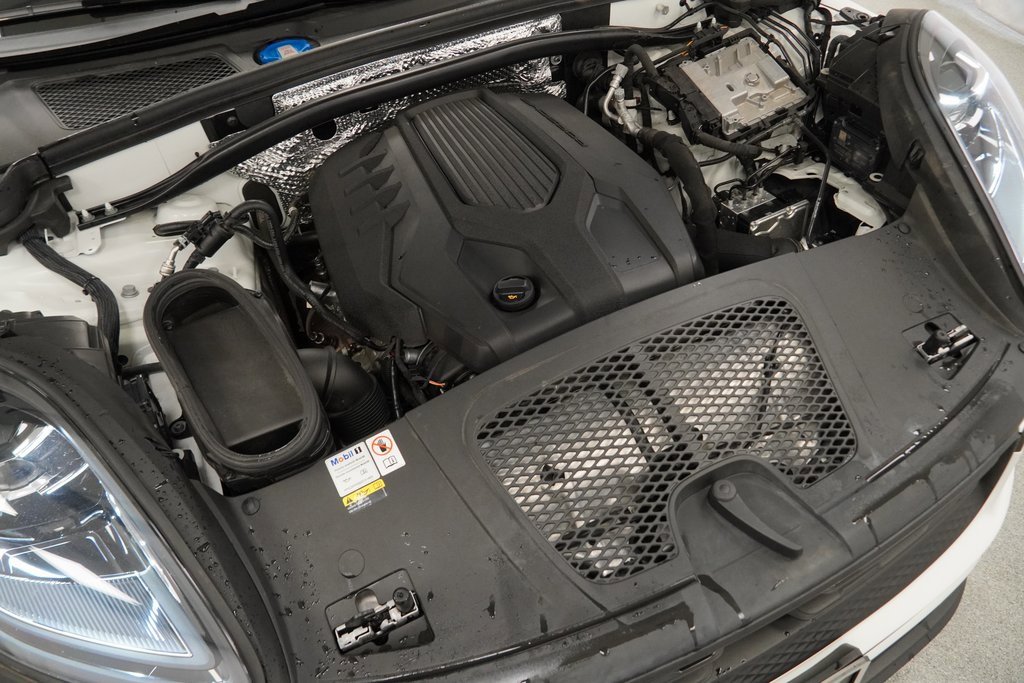 Used 2023 Porsche Macan image 52