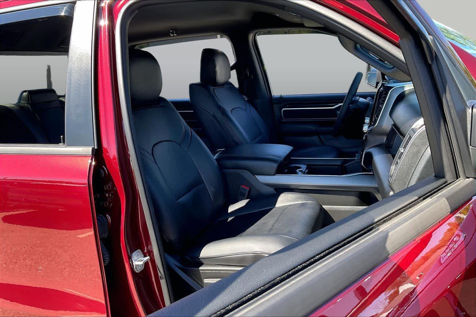 Used 2025 RAM 1500 Big Horn AWD/4WD image 8
