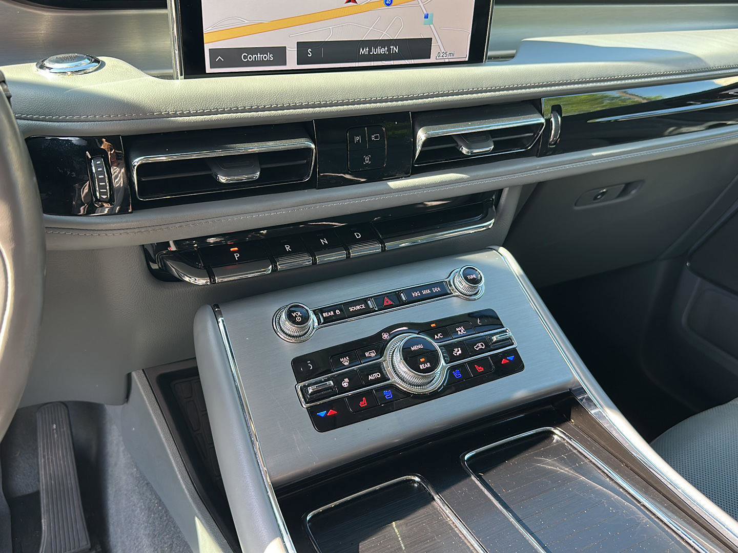 Used 2020 Lincoln Aviator Reserve w/ Elements Package Plus AWD/4WD image 19