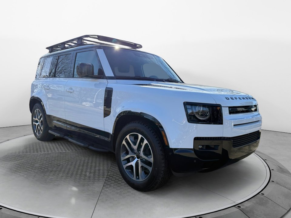 New 2026 Land Rover Defender 110 X-Dynamic SE AWD/4WD image 3