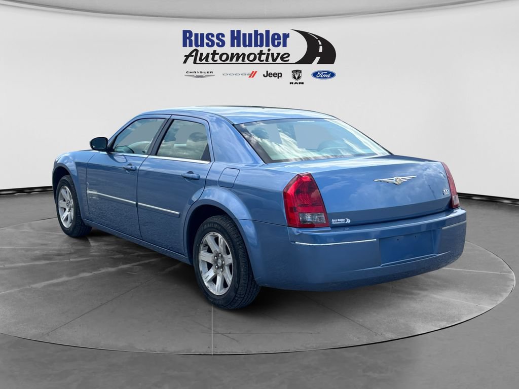 Used 2007 Chrysler 300 Touring RWD image 3