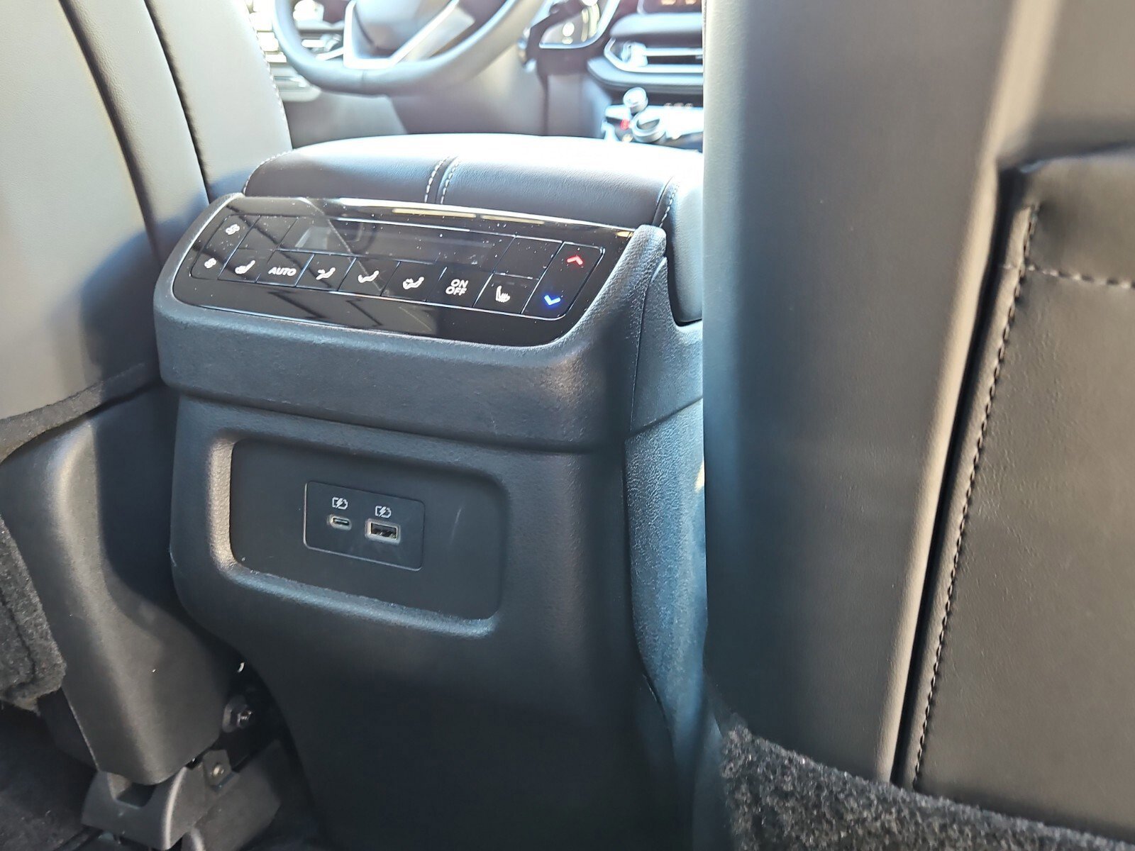 Certified 2025 INFINITI QX60 Luxe w/ Black Edition image 14