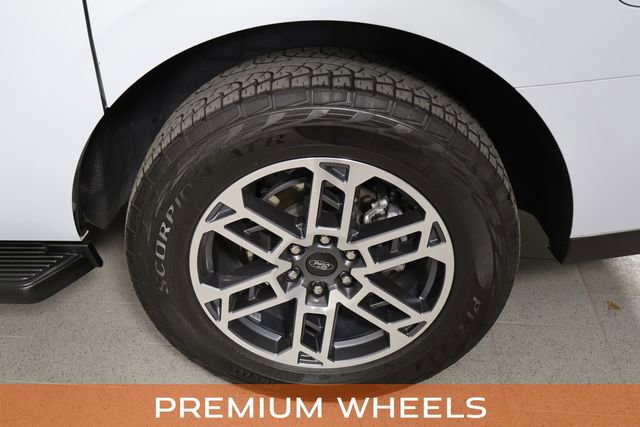 Used 2025 Ford Expedition Max Active AWD/4WD image 14