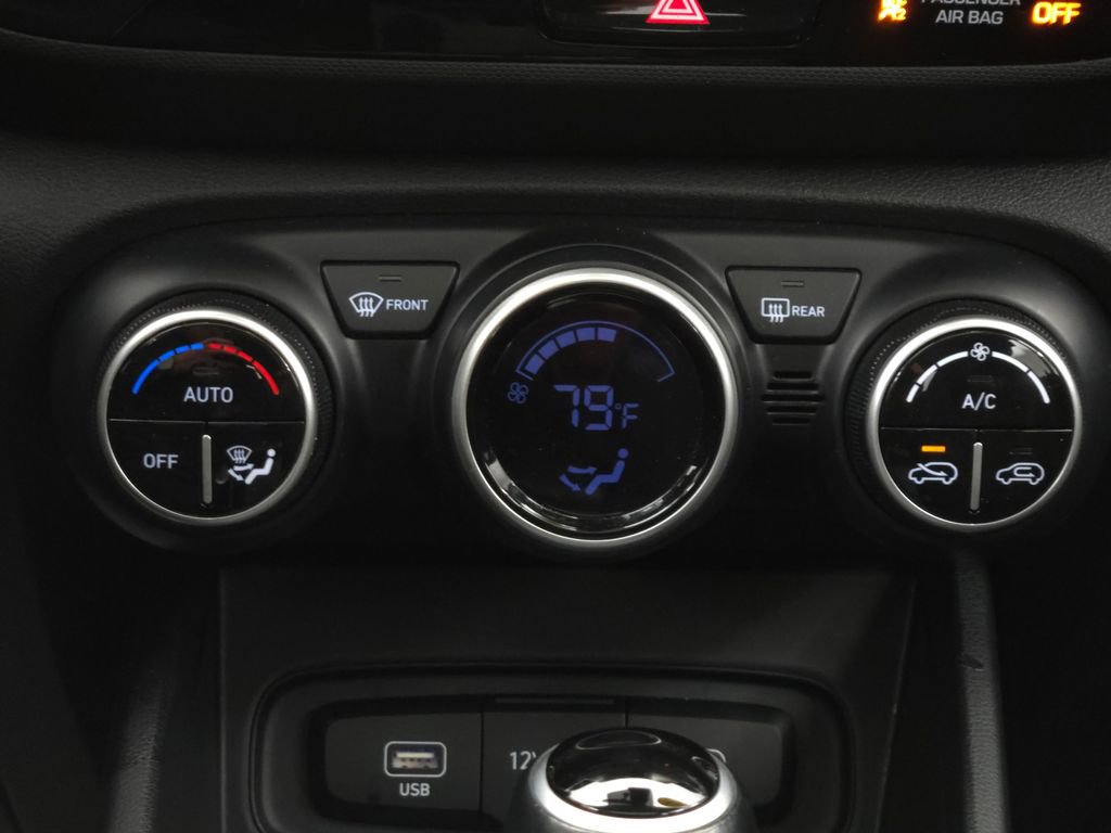 Used 2024 Hyundai Venue SEL image 27