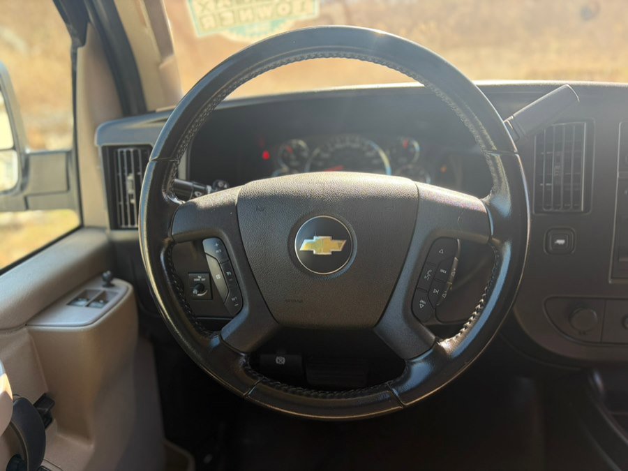 Used 2021 Chevrolet Express 3500 w/ Driver Convenience Package image 21