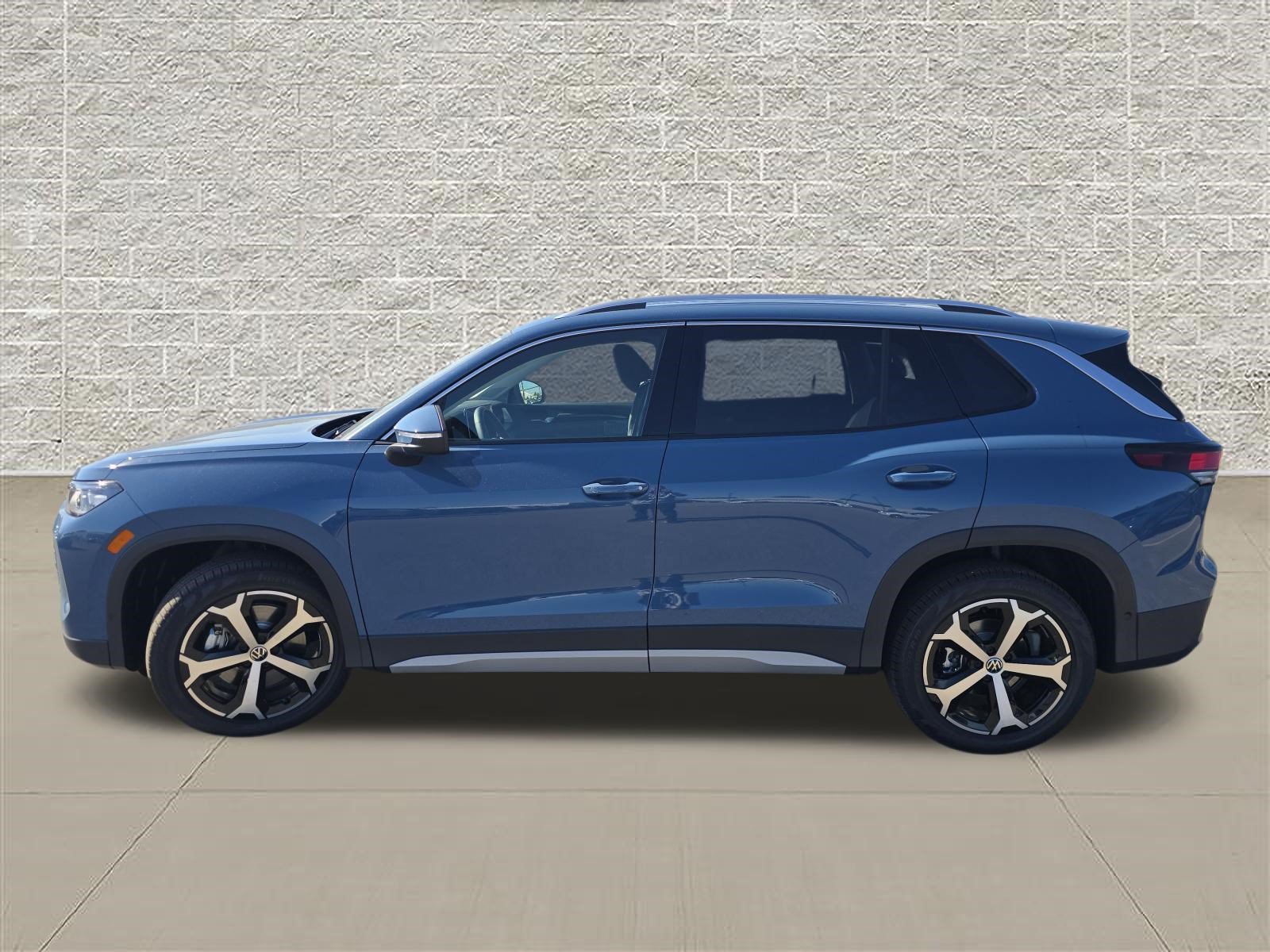 New 2026 Volkswagen Tiguan SE AWD/4WD image 4