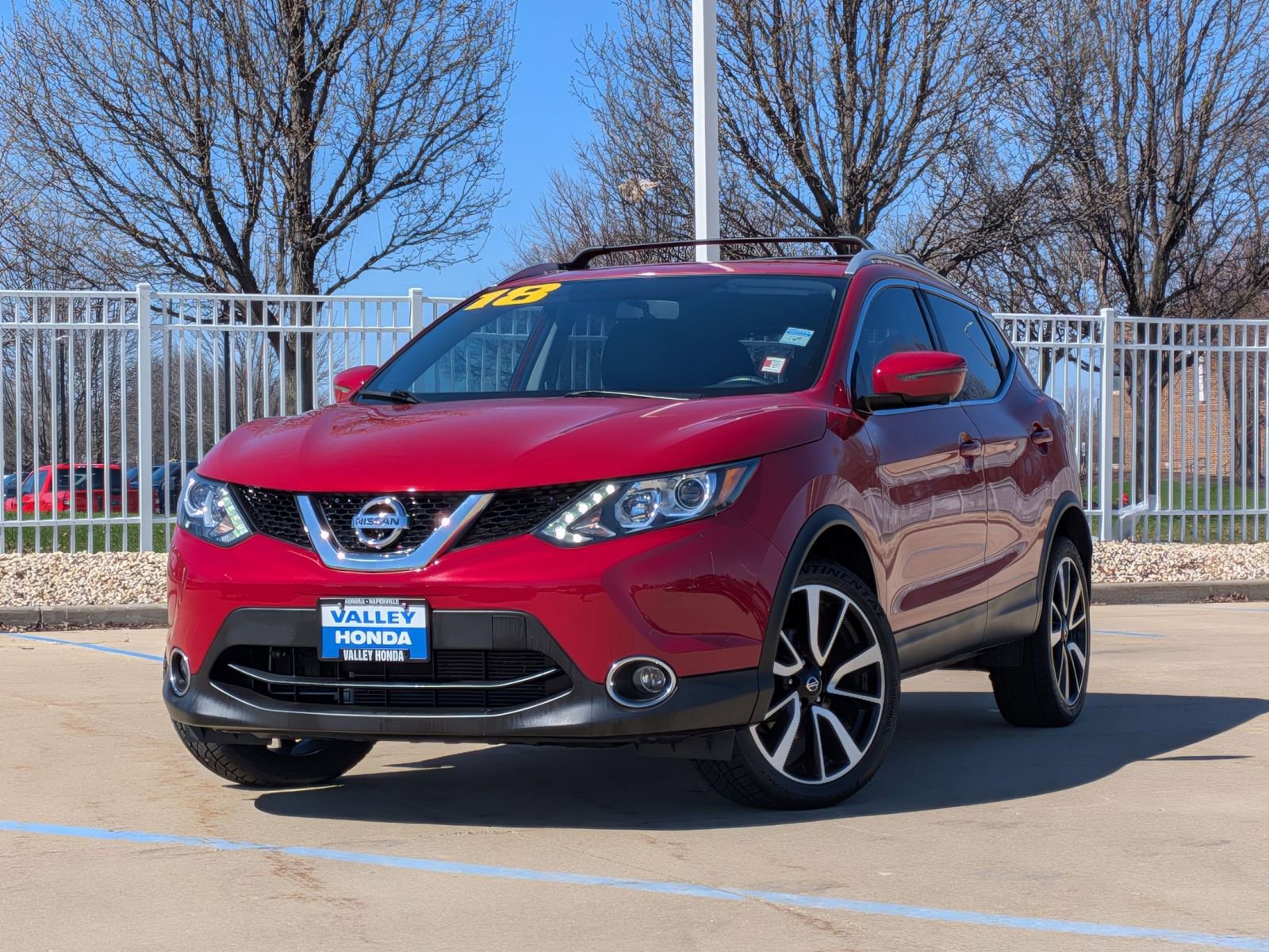 Used 2018 Nissan Rogue Sport SL image 2