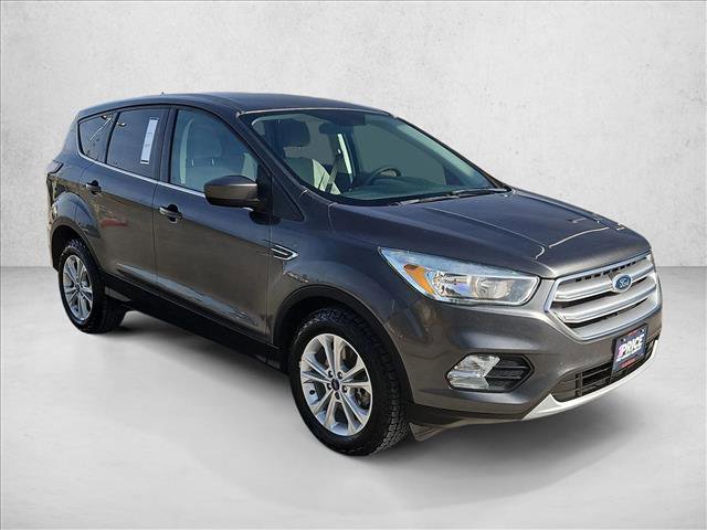 Used 2017 Ford Escape SE image 3