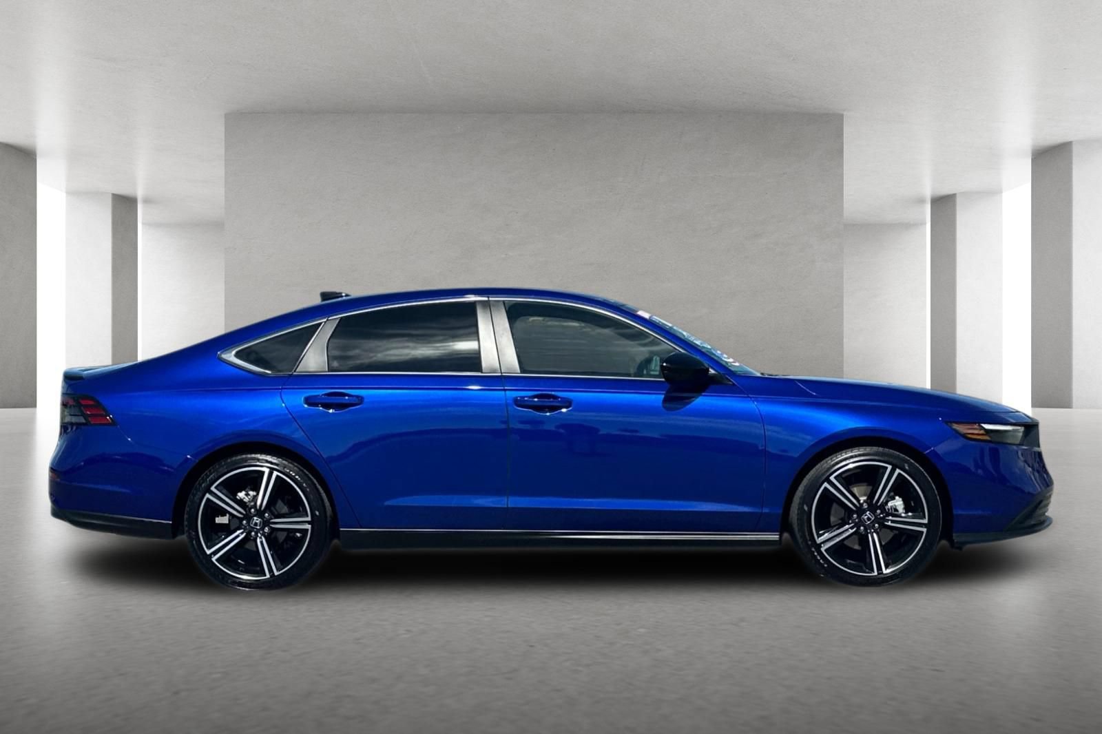 Used 2025 Honda Accord Sport image 3