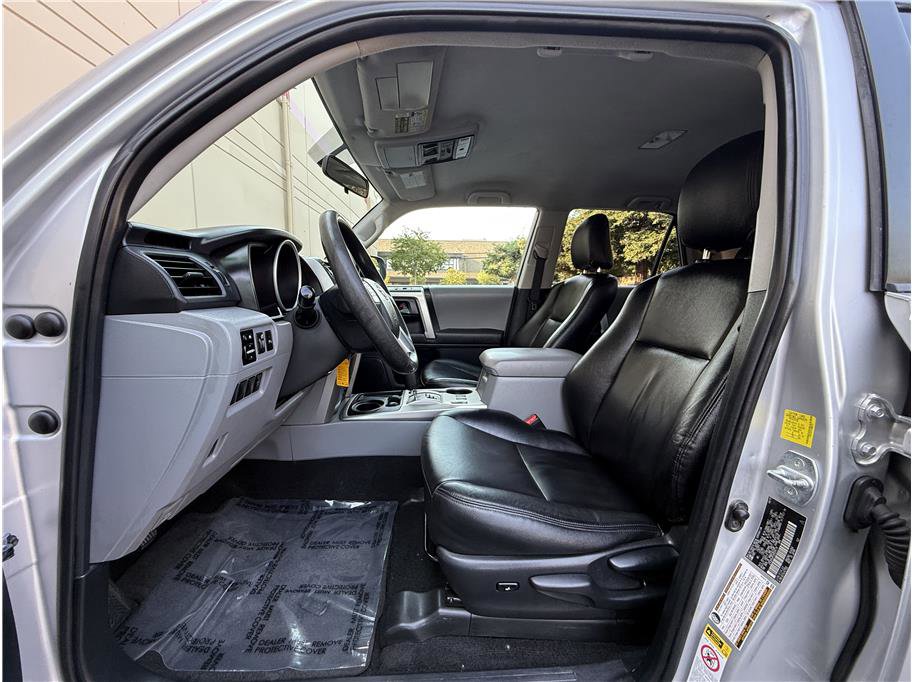 Used 2010 Toyota 4Runner SR5 RWD image 8