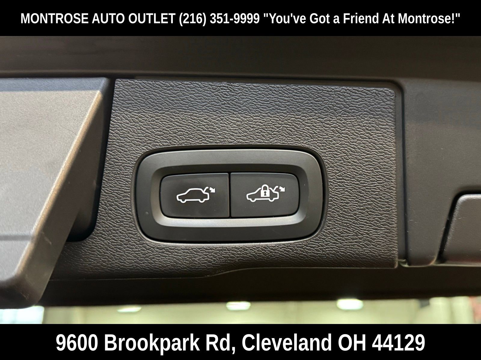 Used 2024 Volvo XC60 T8 Ultimate w/ Protection Package Premier image 42