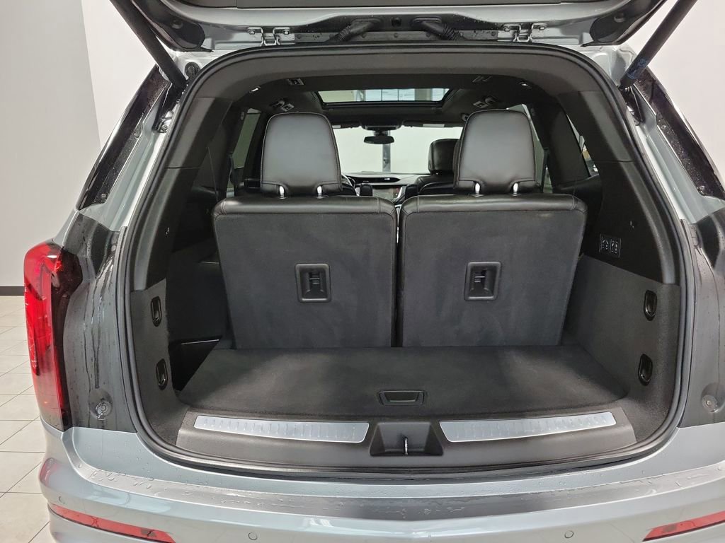 Used 2025 Cadillac XT6 Premium Luxury image 46