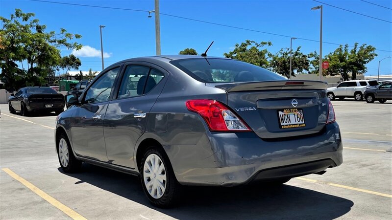 Used 2018 Nissan Versa SV FWD image 3