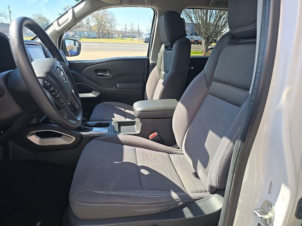 Used 2022 Nissan Frontier SV image 7