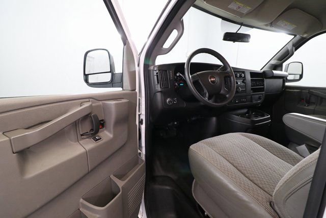 Used 2018 GMC Savana 2500 Extended image 8