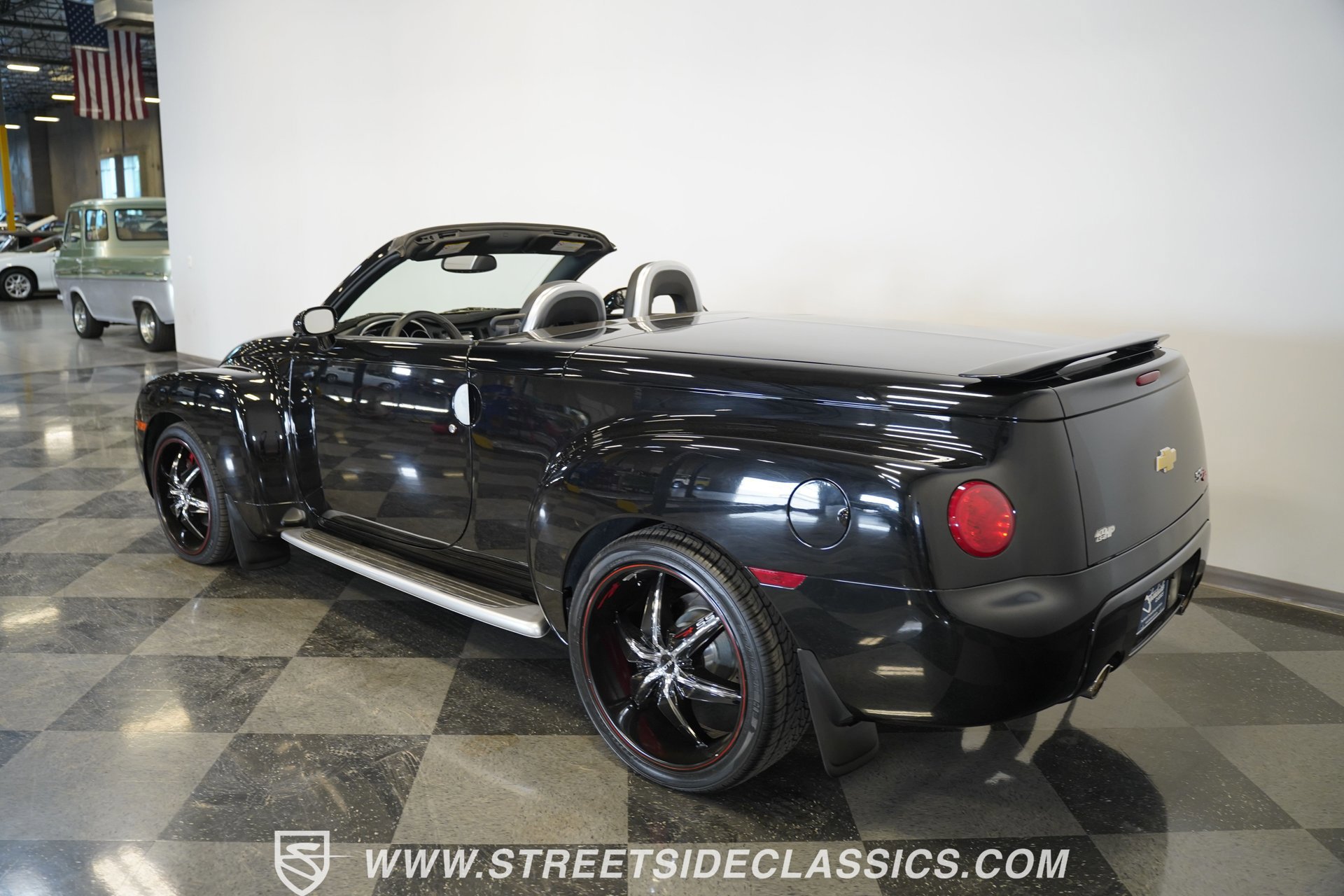 Used 2004 Chevrolet SSR w/ Preferred Equipment Group image 14