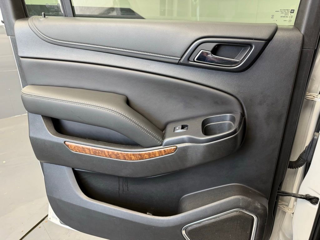 Used 2019 Chevrolet Suburban Premier w/ Premier Plus Edition AWD/4WD image 38