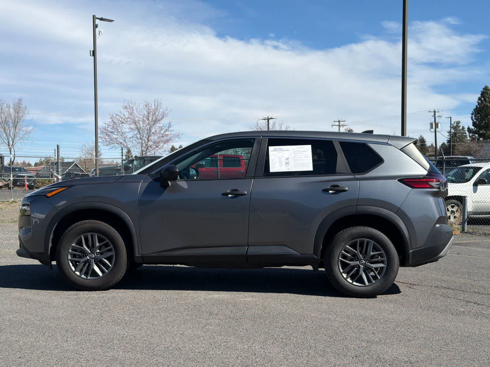Used 2023 Nissan Rogue S image 5