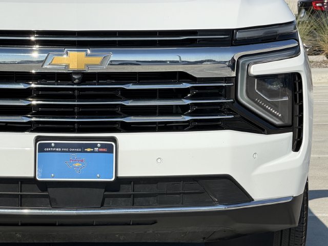 Used 2025 Chevrolet Suburban LT RWD image 8